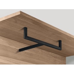 Sort kantet garderobebøjle til montage under hylde og på bagvæg